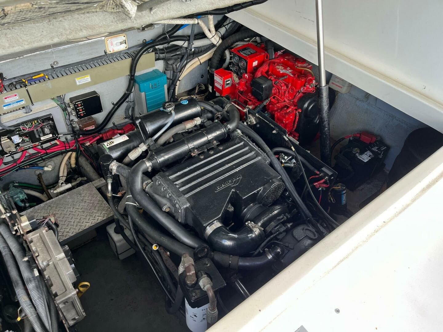 2001 Sea Ray 340 — photo 17