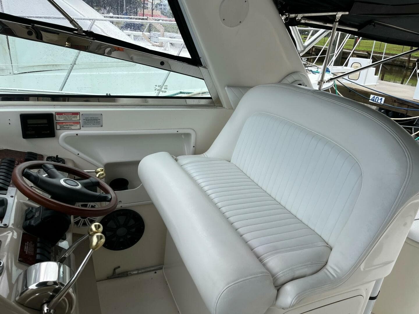 2001 Sea Ray 340 — photo 8