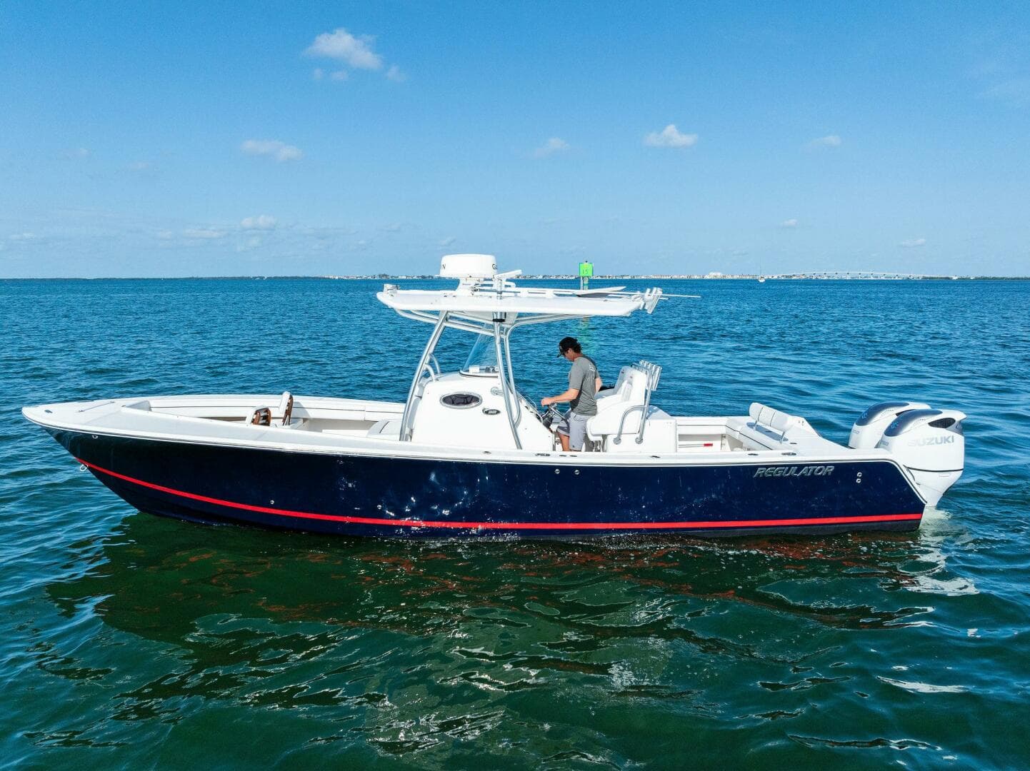 2012 Regulator 32 FS — photo 26