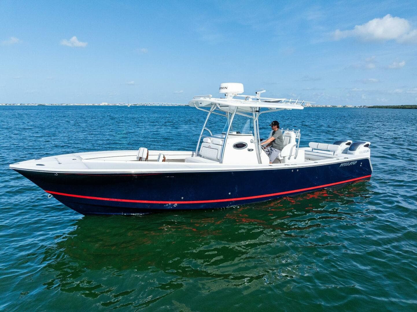 2012 Regulator 32 FS — photo 27