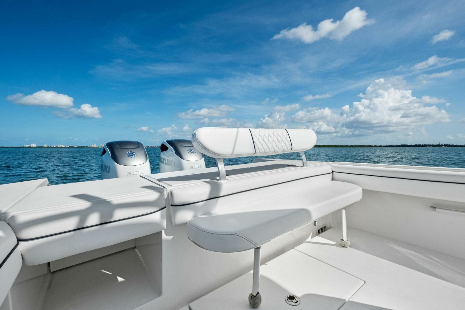 2012 Regulator 32 FS — photo 5