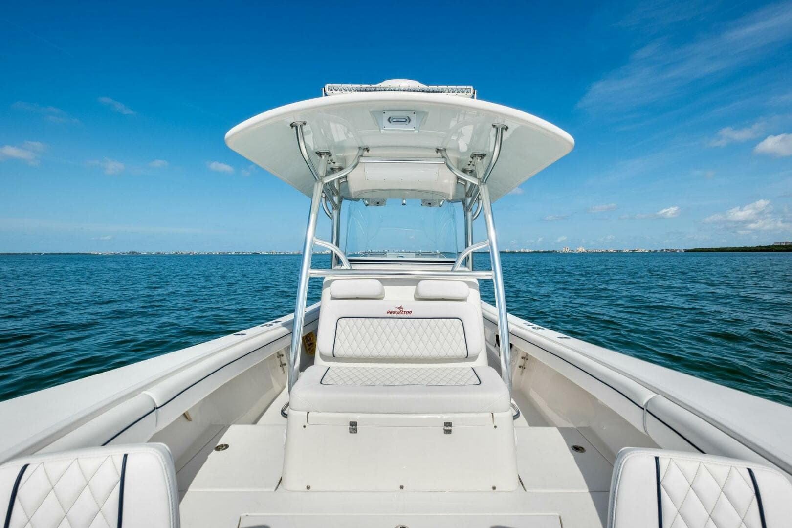 2012 Regulator 32 FS — photo 3