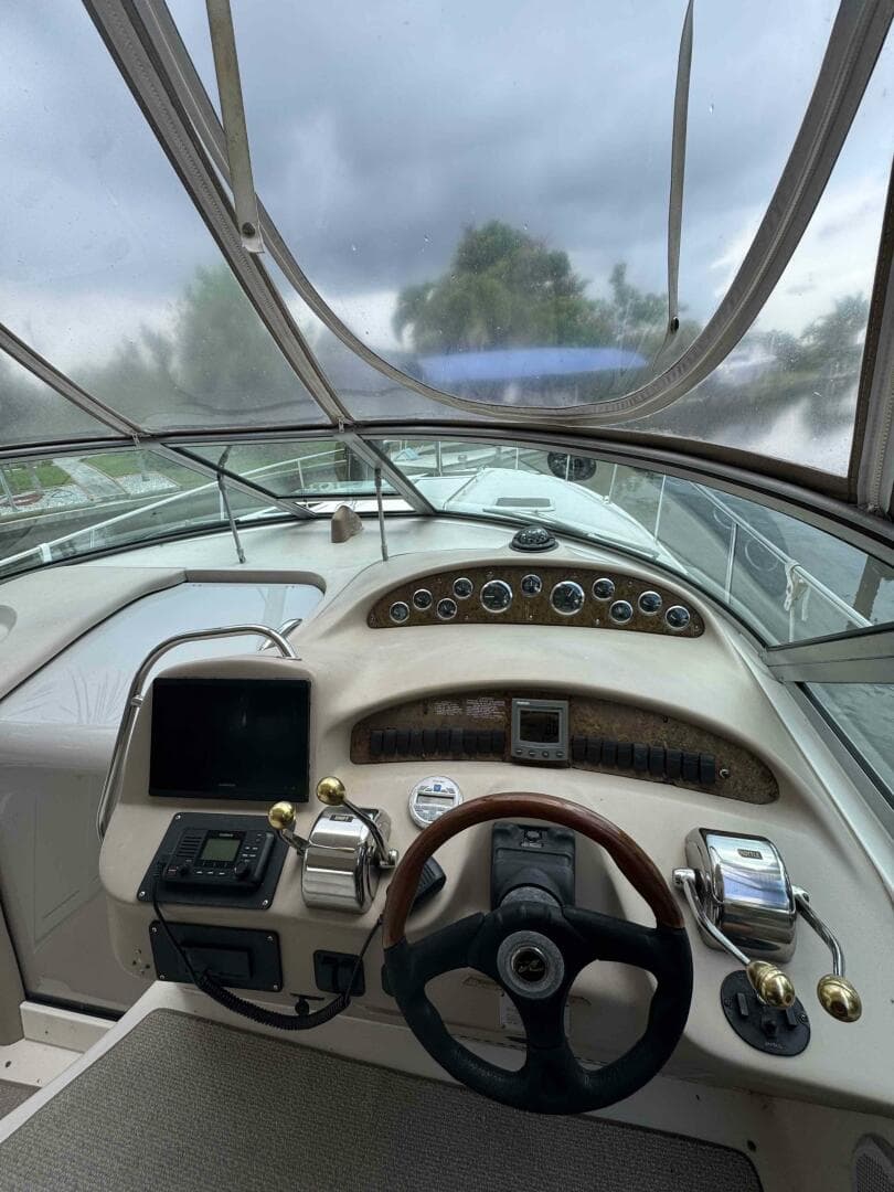 2001 Sea Ray 340 Sundancer — photo 17