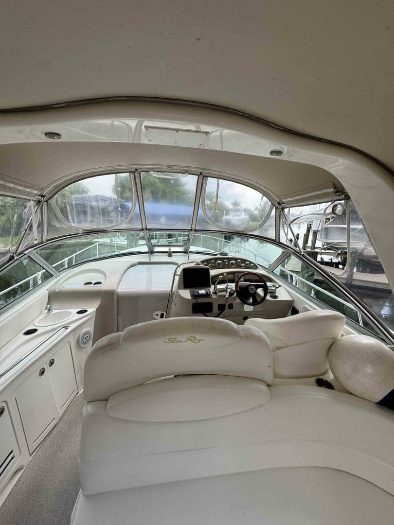 2001 Sea Ray 340 Sundancer — photo 12