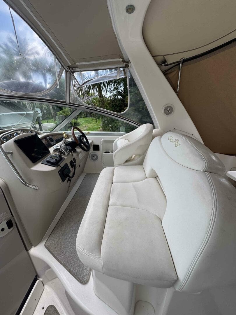2001 Sea Ray 340 Sundancer — photo 16