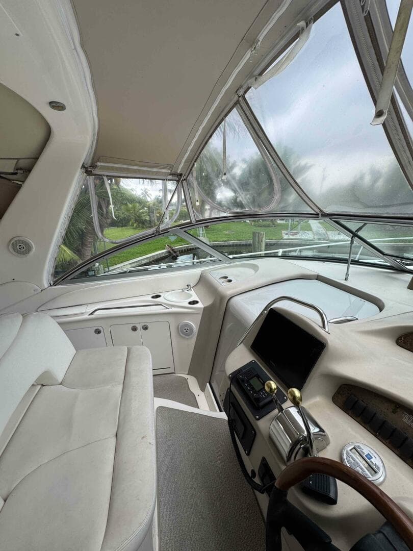 2001 Sea Ray 340 Sundancer — photo 15