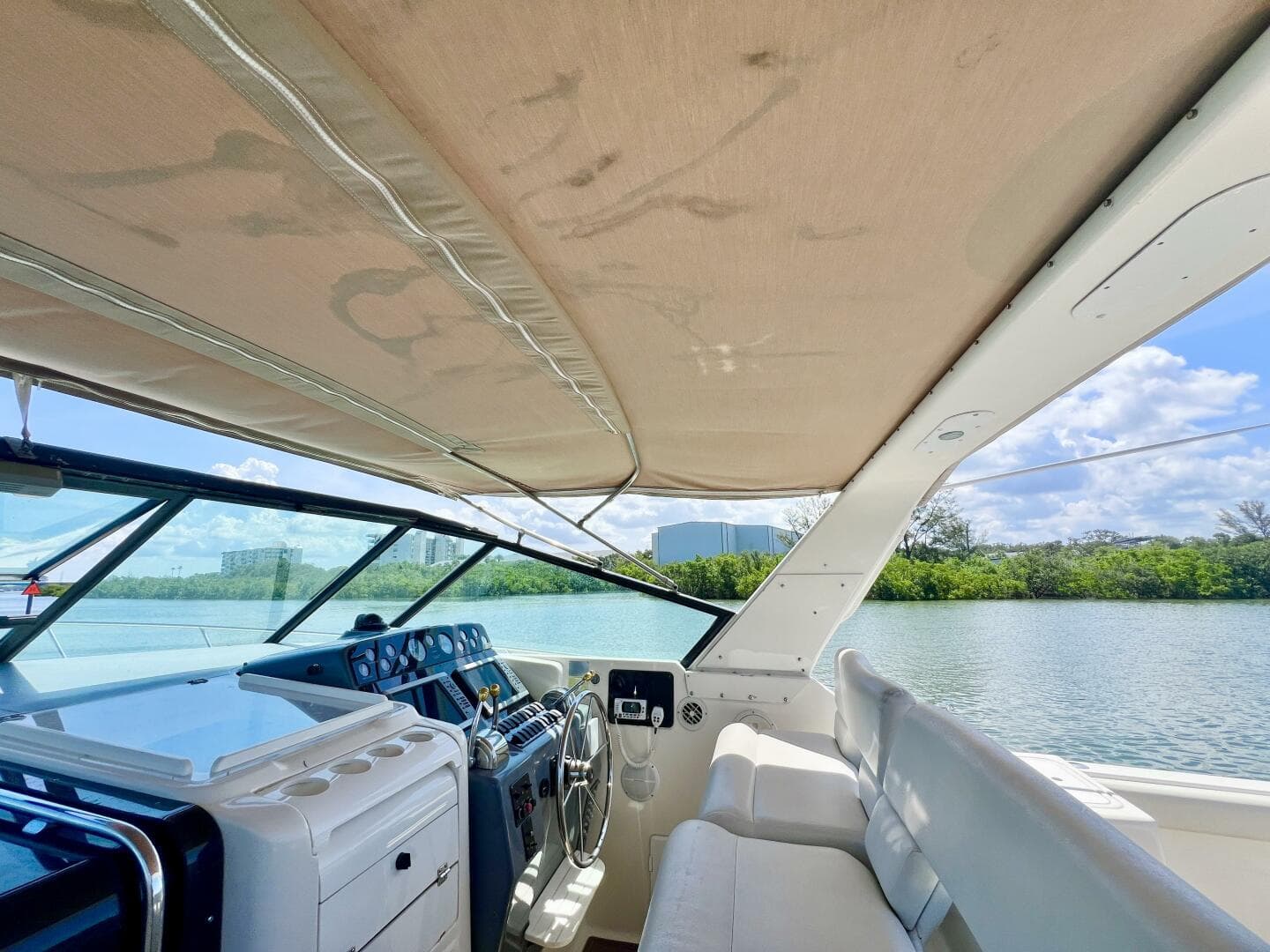 1998 Tiara Yachts 3500 Express — photo 9