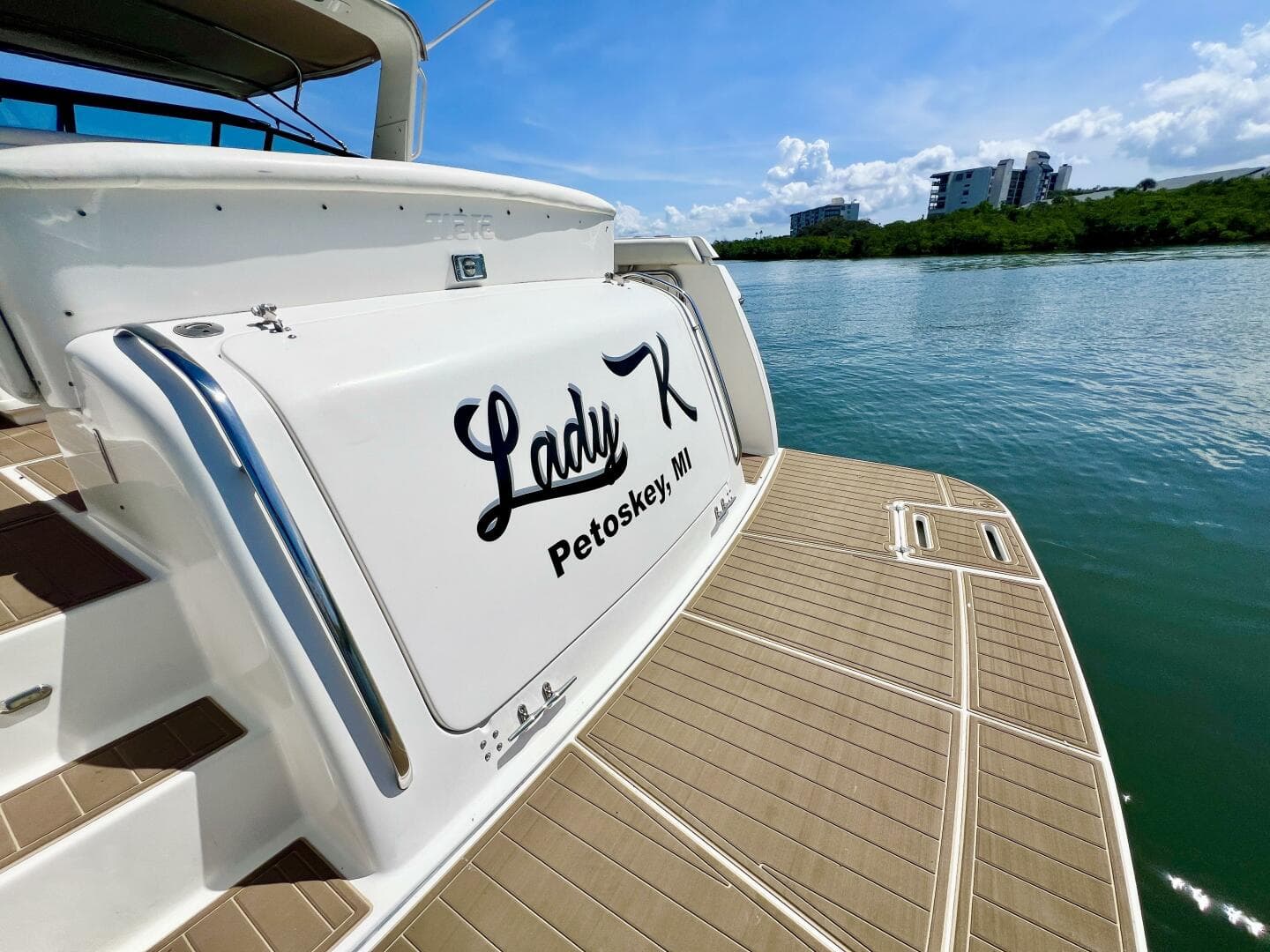 1998 Tiara Yachts 3500 Express — photo 6