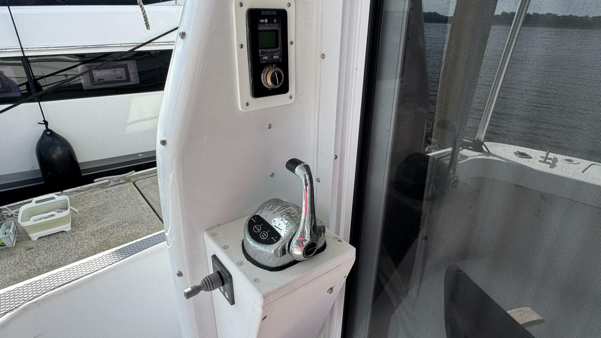 1999 Mainship 350 Trawler — photo 36