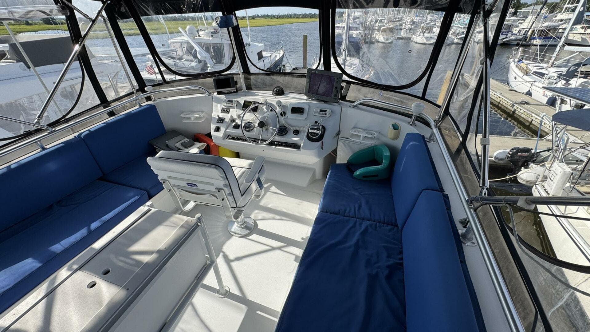 1999 Mainship 350 Trawler — photo 30