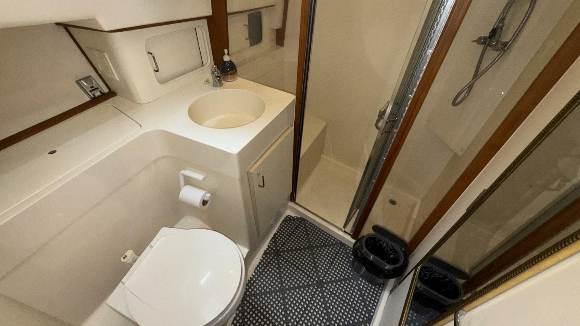 1999 Mainship 350 Trawler — photo 25