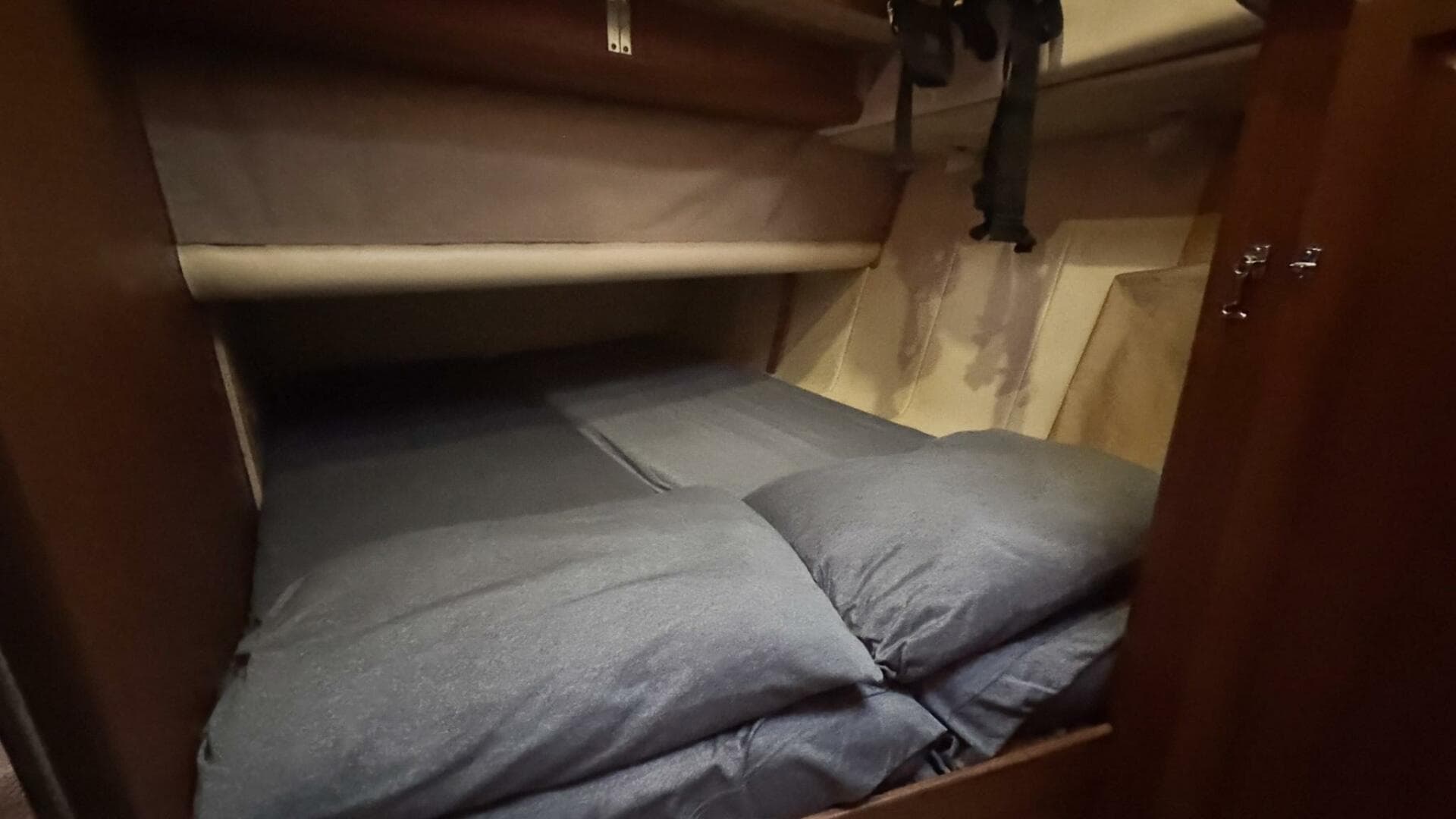 1999 Mainship 350 Trawler — photo 22