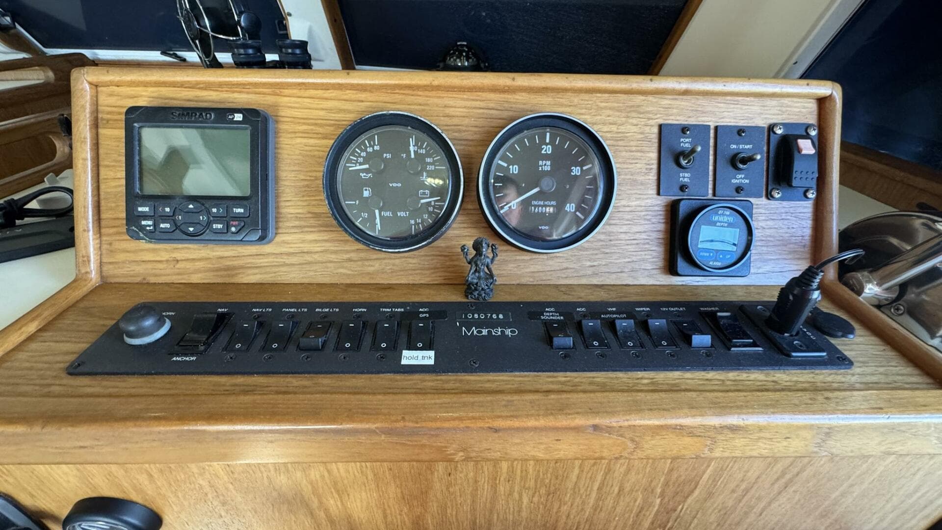 1999 Mainship 350 Trawler — photo 29