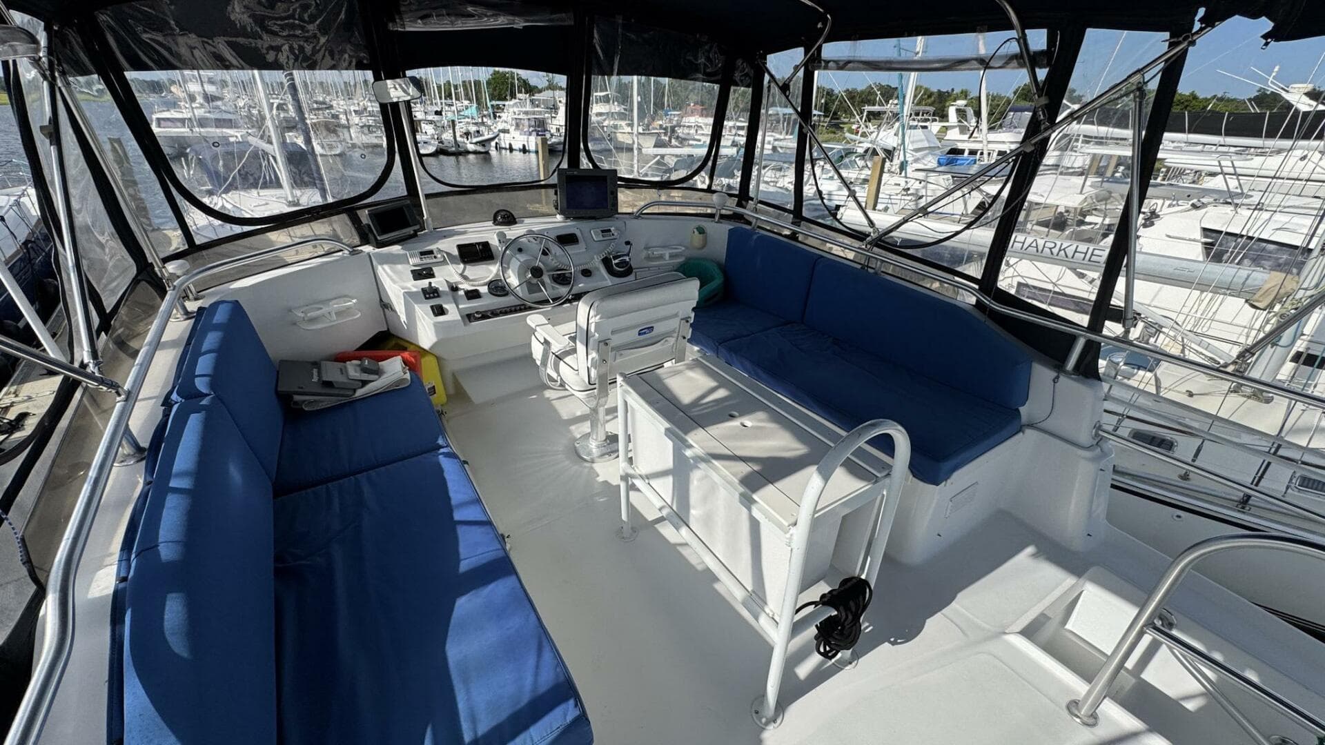 1999 Mainship 350 Trawler — photo 31