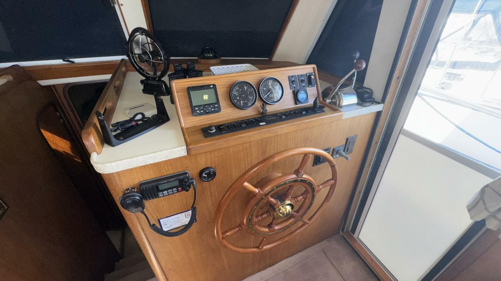 1999 Mainship 350 Trawler — photo 26