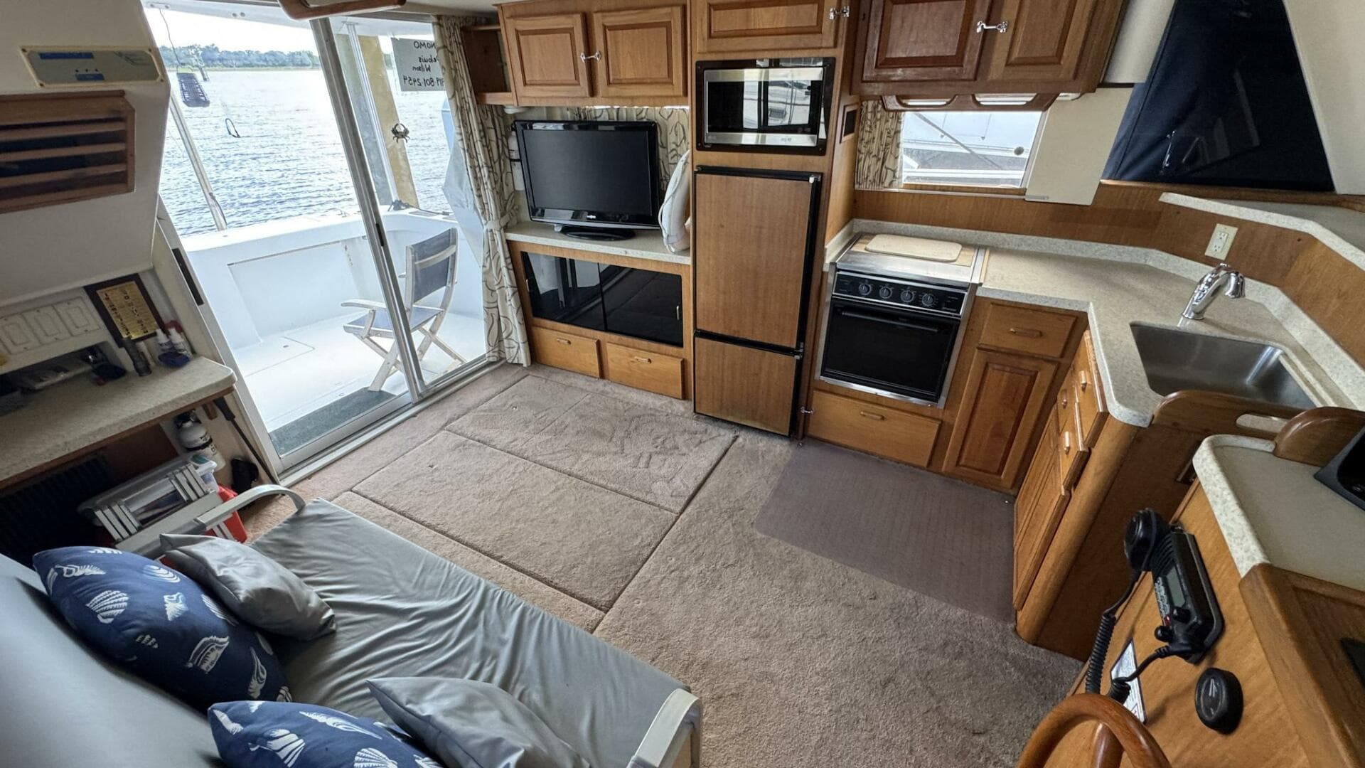 1999 Mainship 350 Trawler — photo 10