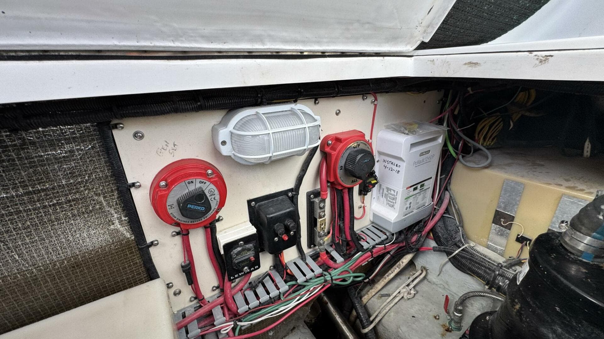 1999 Mainship 350 Trawler — photo 50