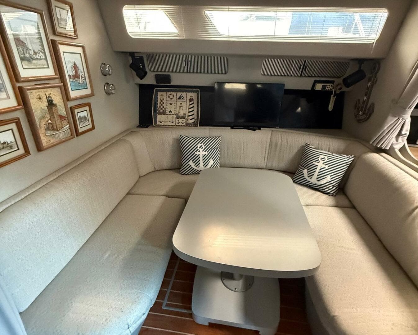 1989 Sea Ray 460 Express Cruiser — photo 20