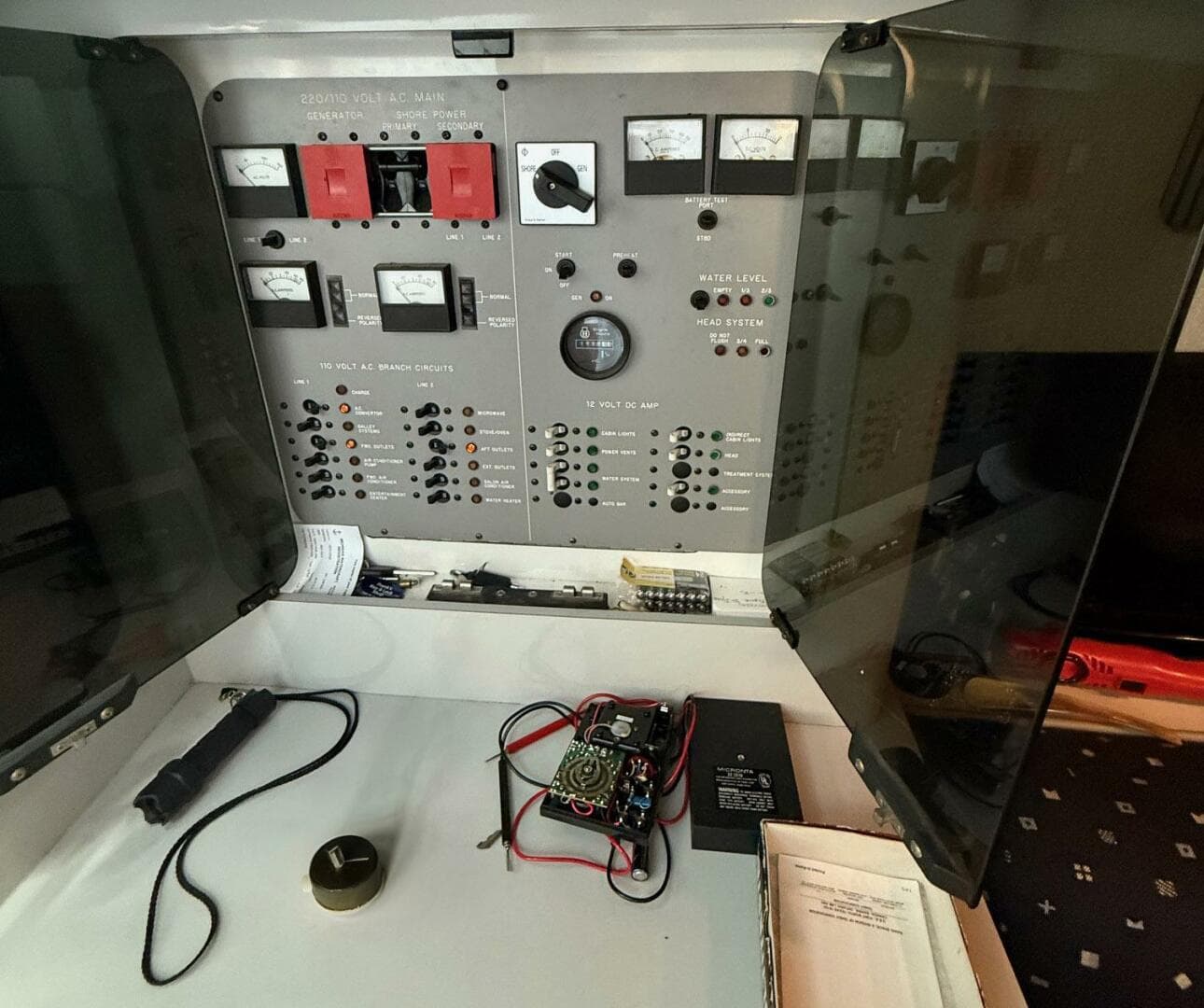 1989 Sea Ray 460 Express Cruiser — photo 18