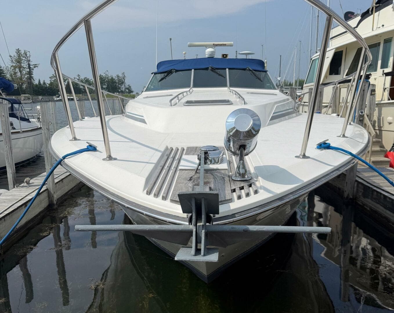 1989 Sea Ray 460 Express Cruiser — photo 11