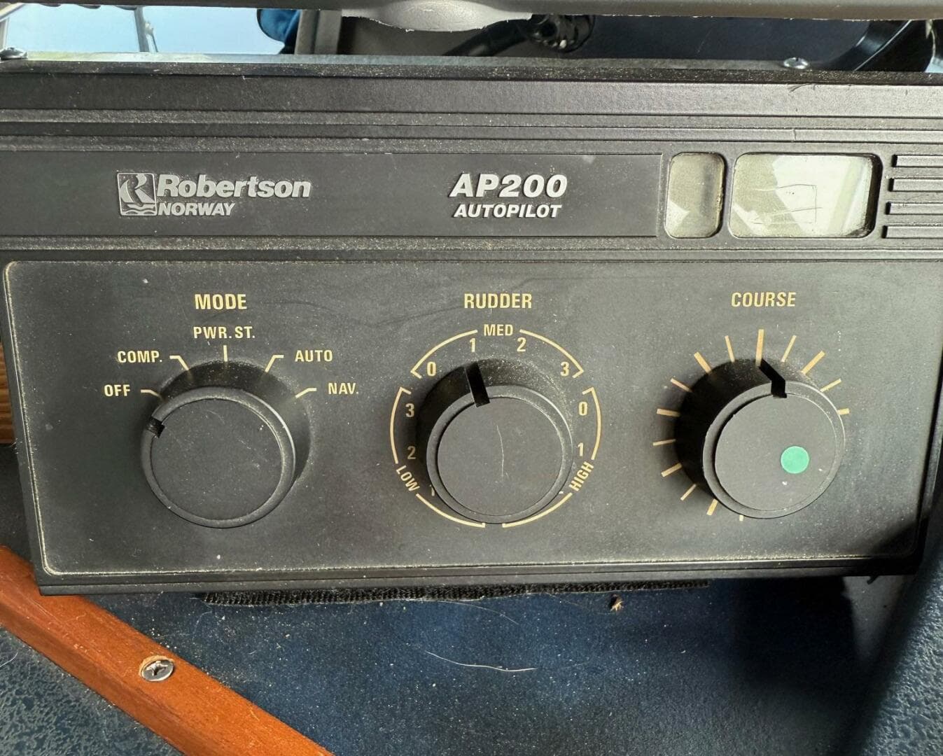 1989 Sea Ray 460 Express Cruiser — photo 12