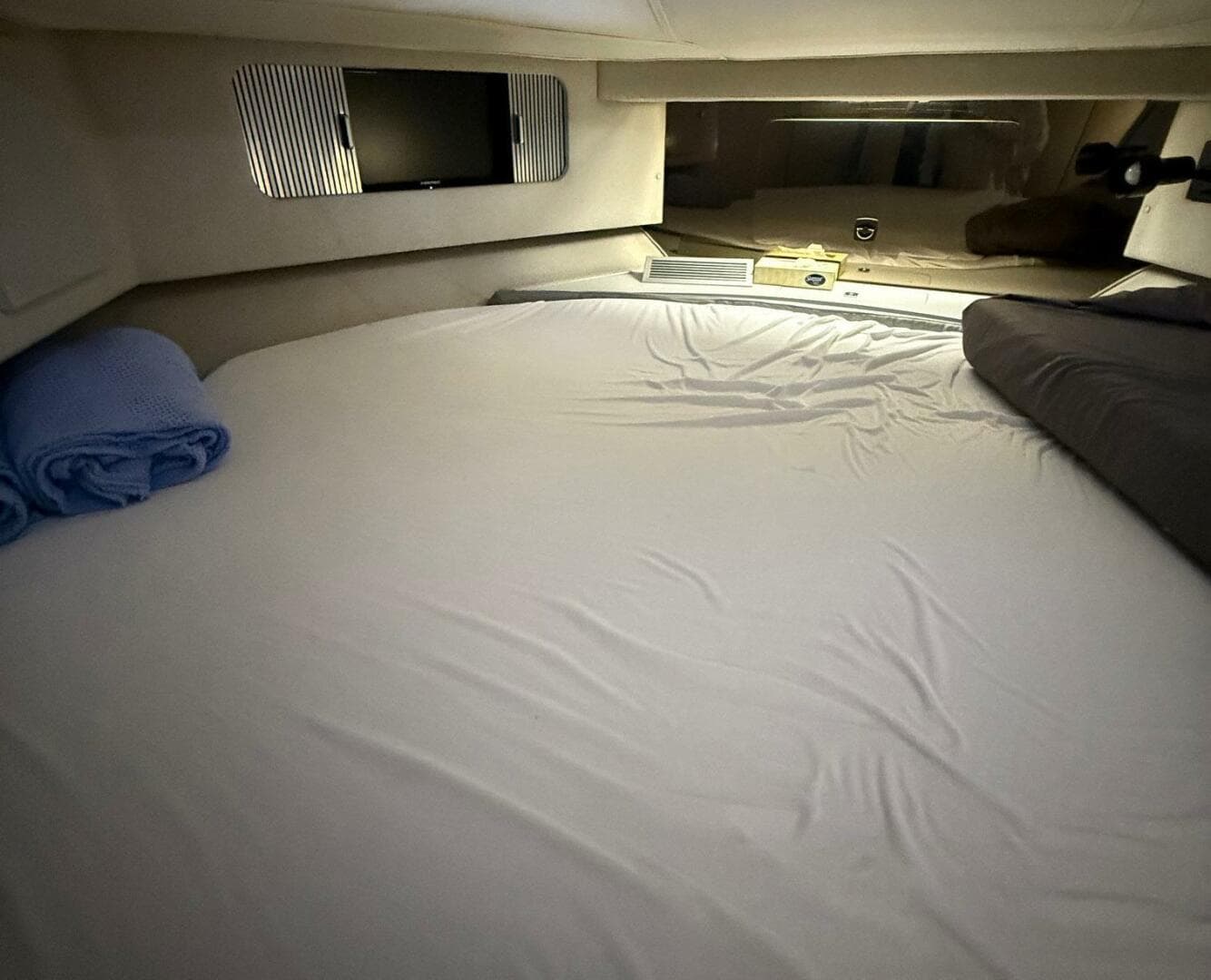 1989 Sea Ray 460 Express Cruiser — photo 21