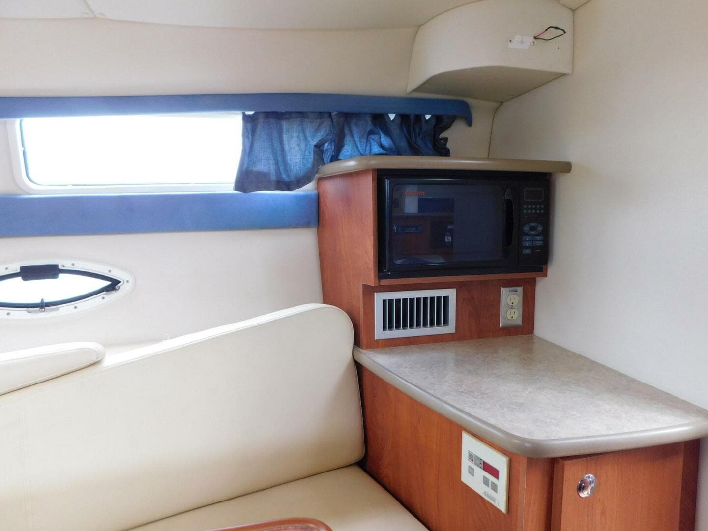 2007 Bayliner 265 — photo 20