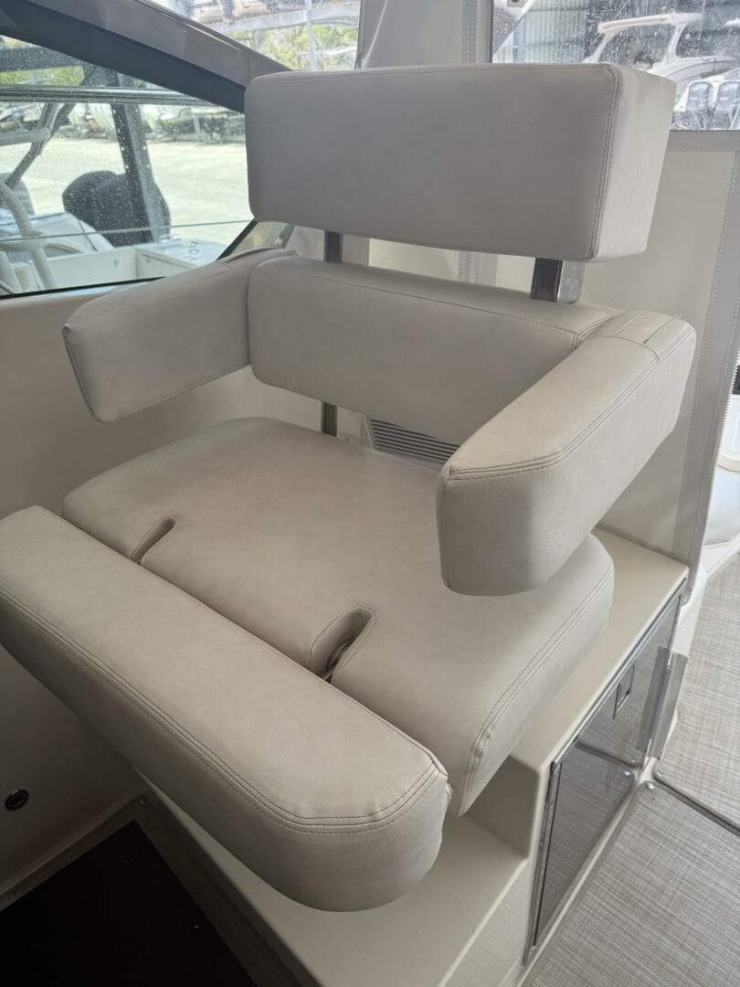 2013 Pursuit 365 Sci — photo 16