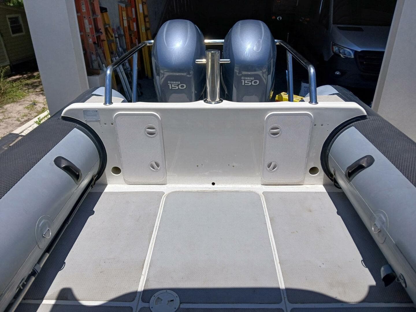 2002 Protector 28 Targa — photo 15