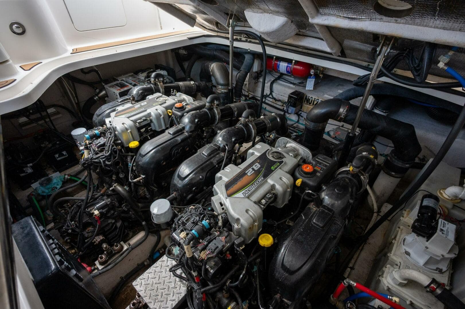 2013 Sea Ray 370 Sundancer — photo 40