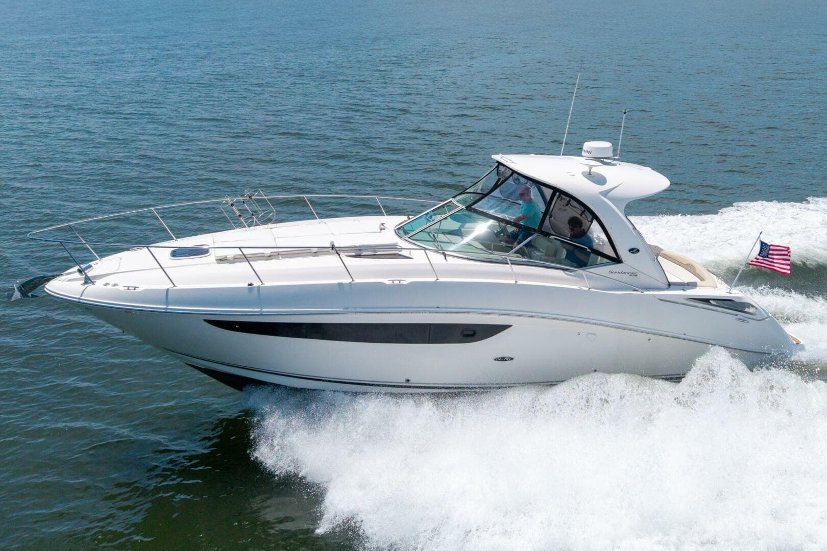 2013 Sea Ray 370 Sundancer — photo 2