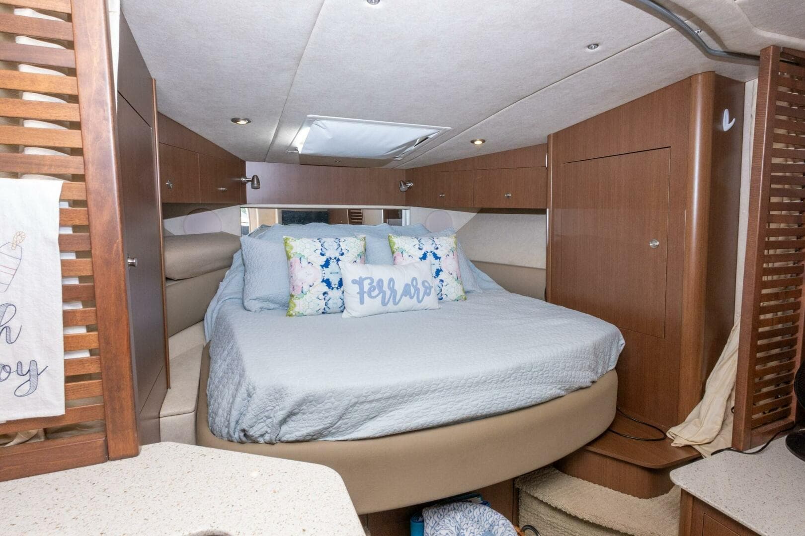 2013 Sea Ray 370 Sundancer — photo 37