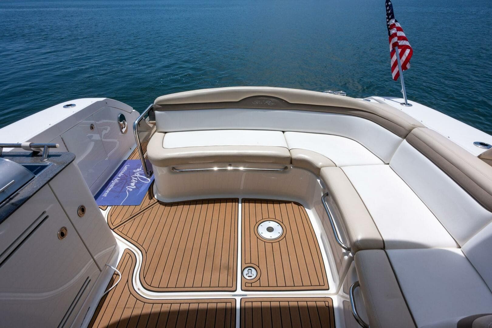 2013 Sea Ray 370 Sundancer — photo 15