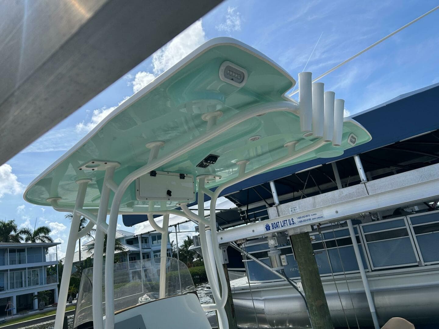 2023 Nauticstar 231 Hybrid — photo 17