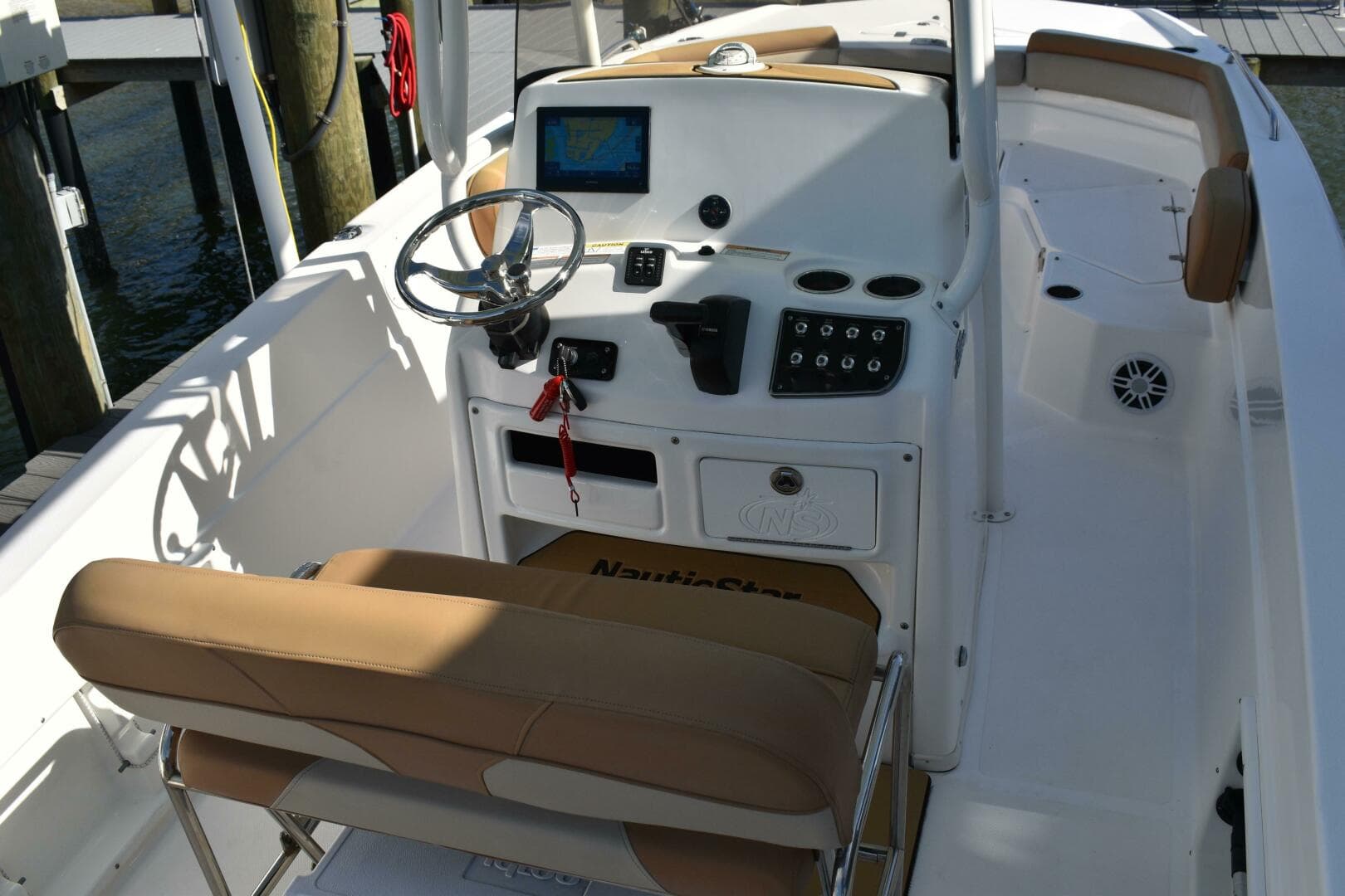 2023 Nauticstar 231 Hybrid — photo 8