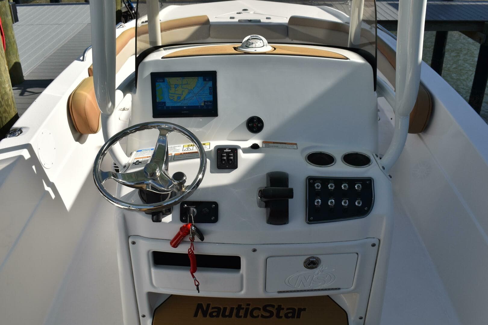 2023 Nauticstar 231 Hybrid — photo 9
