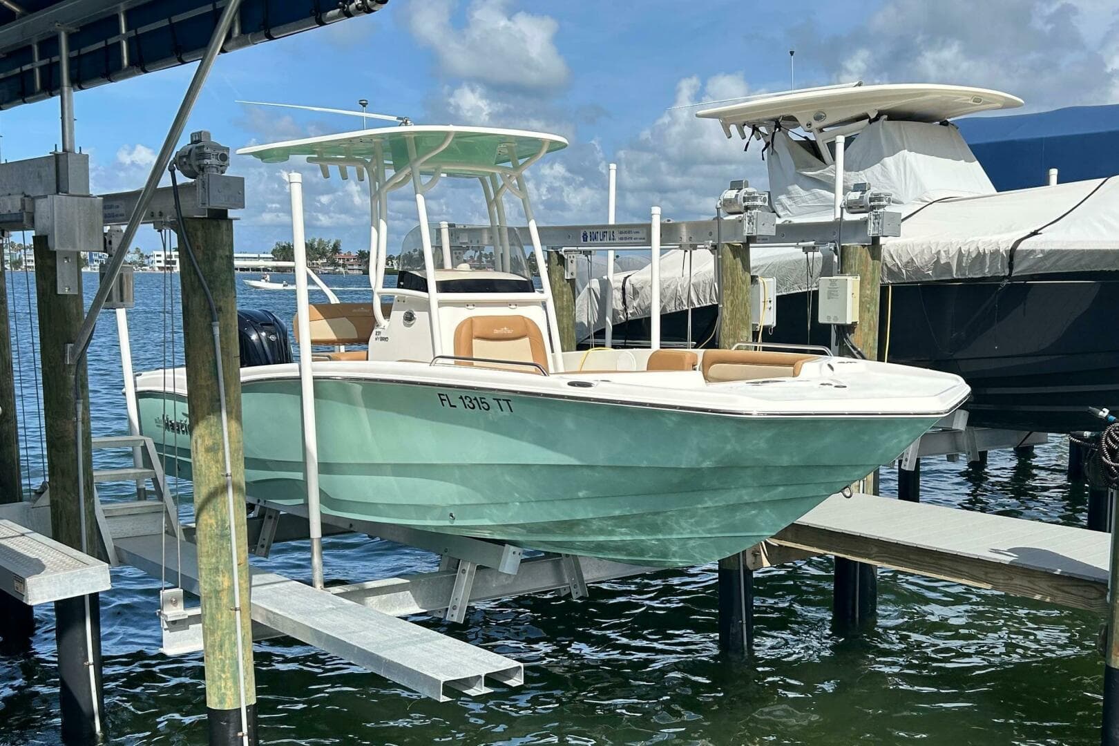 2023 Nauticstar 231 Hybrid — photo 1
