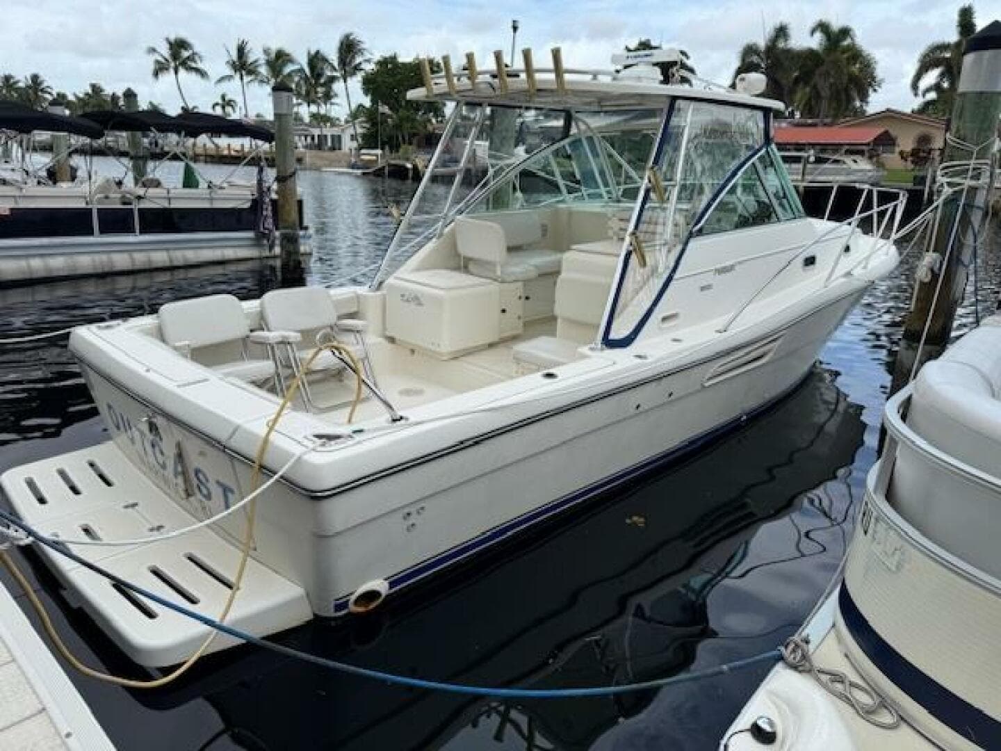 2002 Pursuit 3000 Express — photo 3