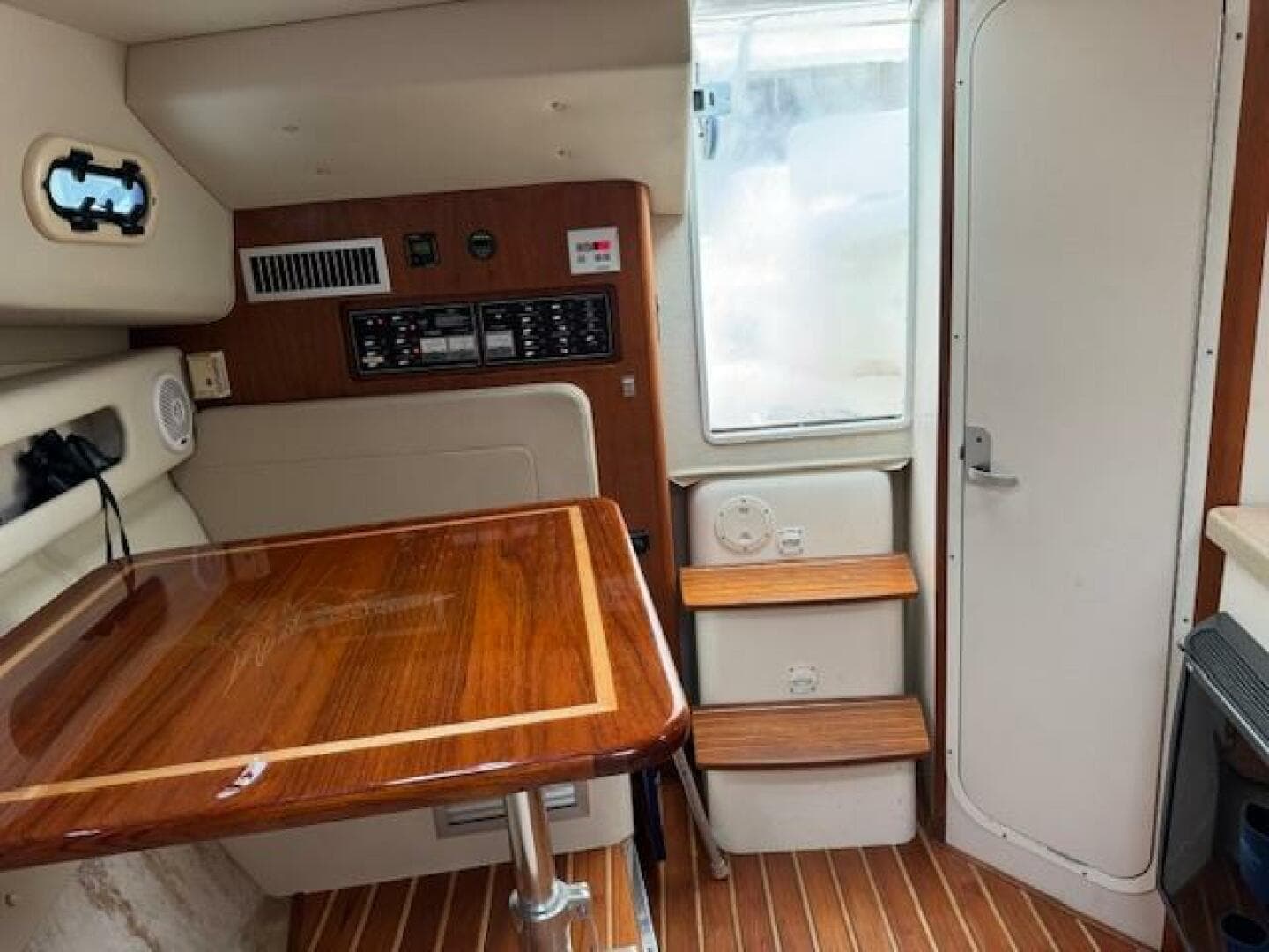 2002 Pursuit 3000 Express — photo 29