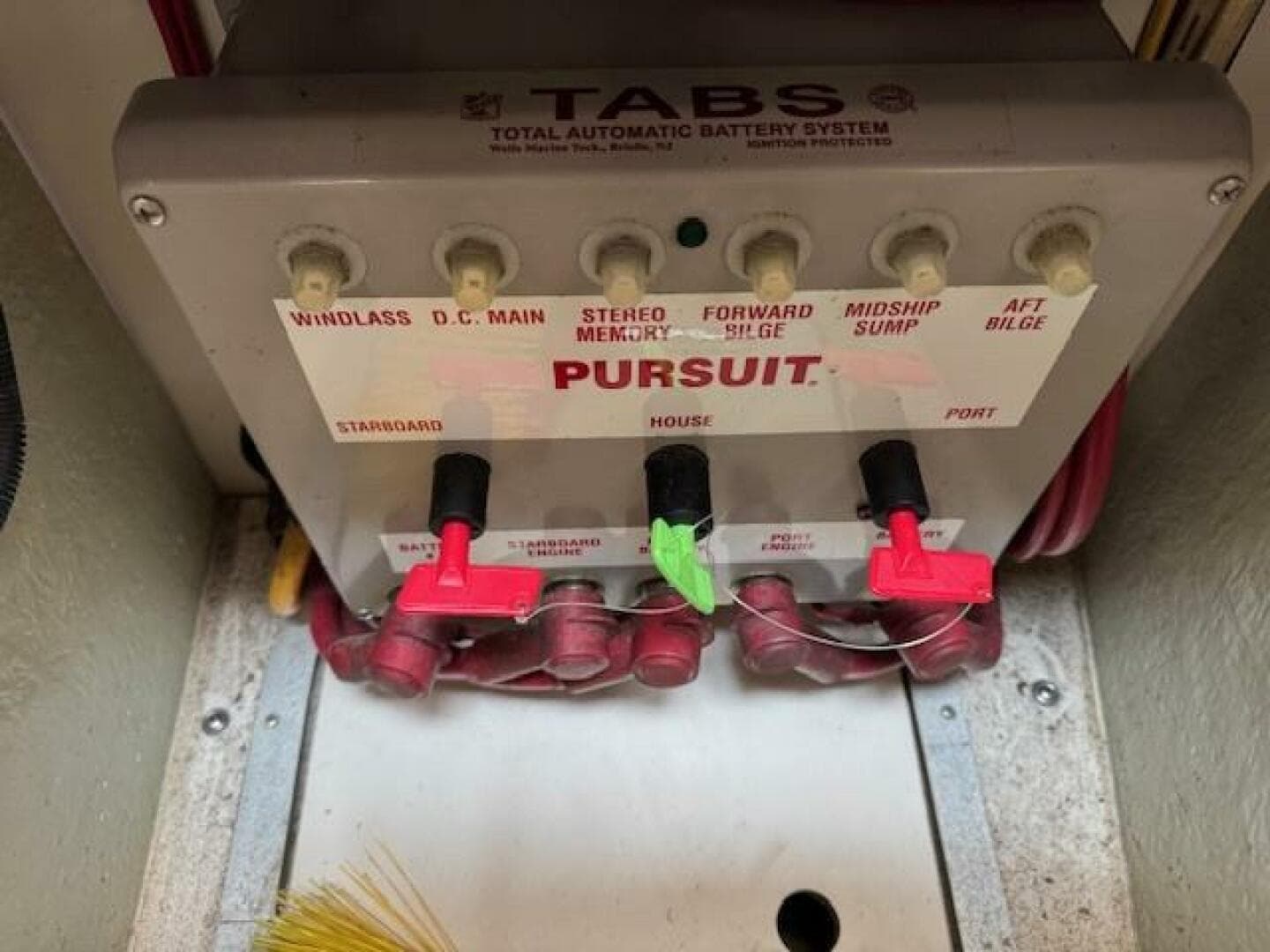 2002 Pursuit 3000 Express — photo 32