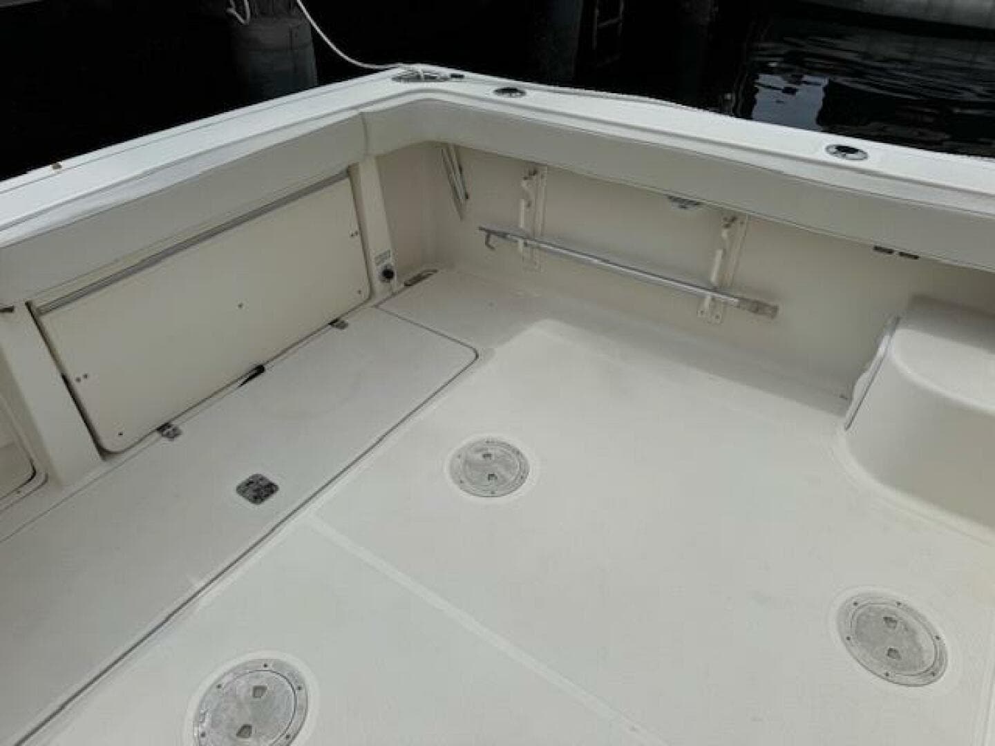 2002 Pursuit 3000 Express — photo 8