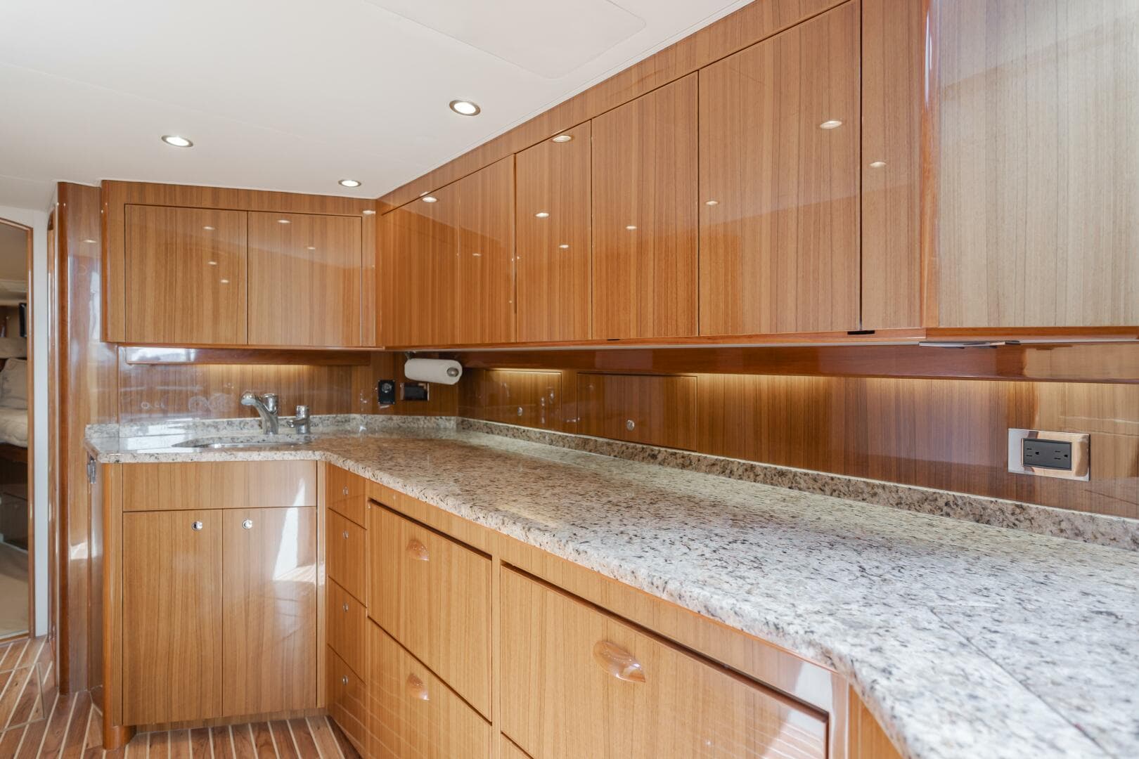 2008 Viking 52 Sport Coupe — photo 12