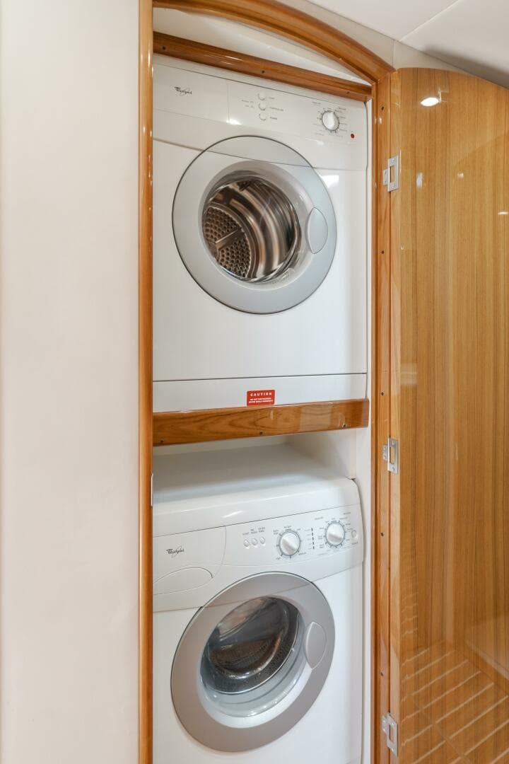 2008 Viking 52 Sport Coupe — photo 19