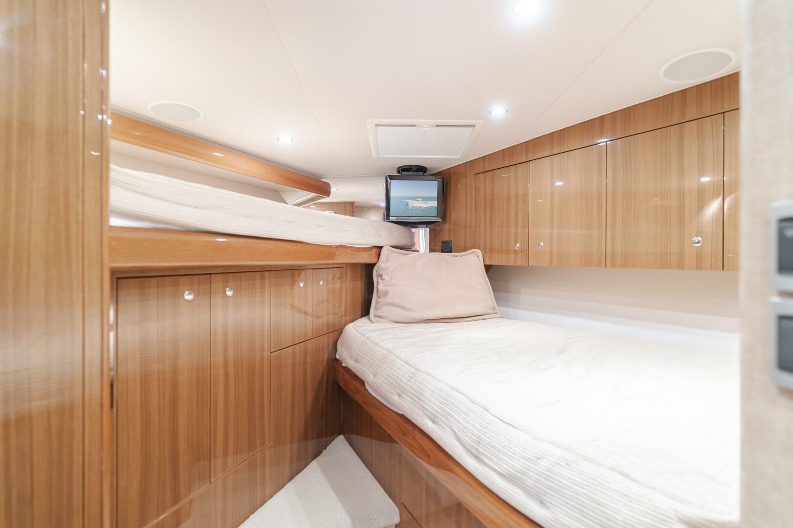 2008 Viking 52 Sport Coupe — photo 15