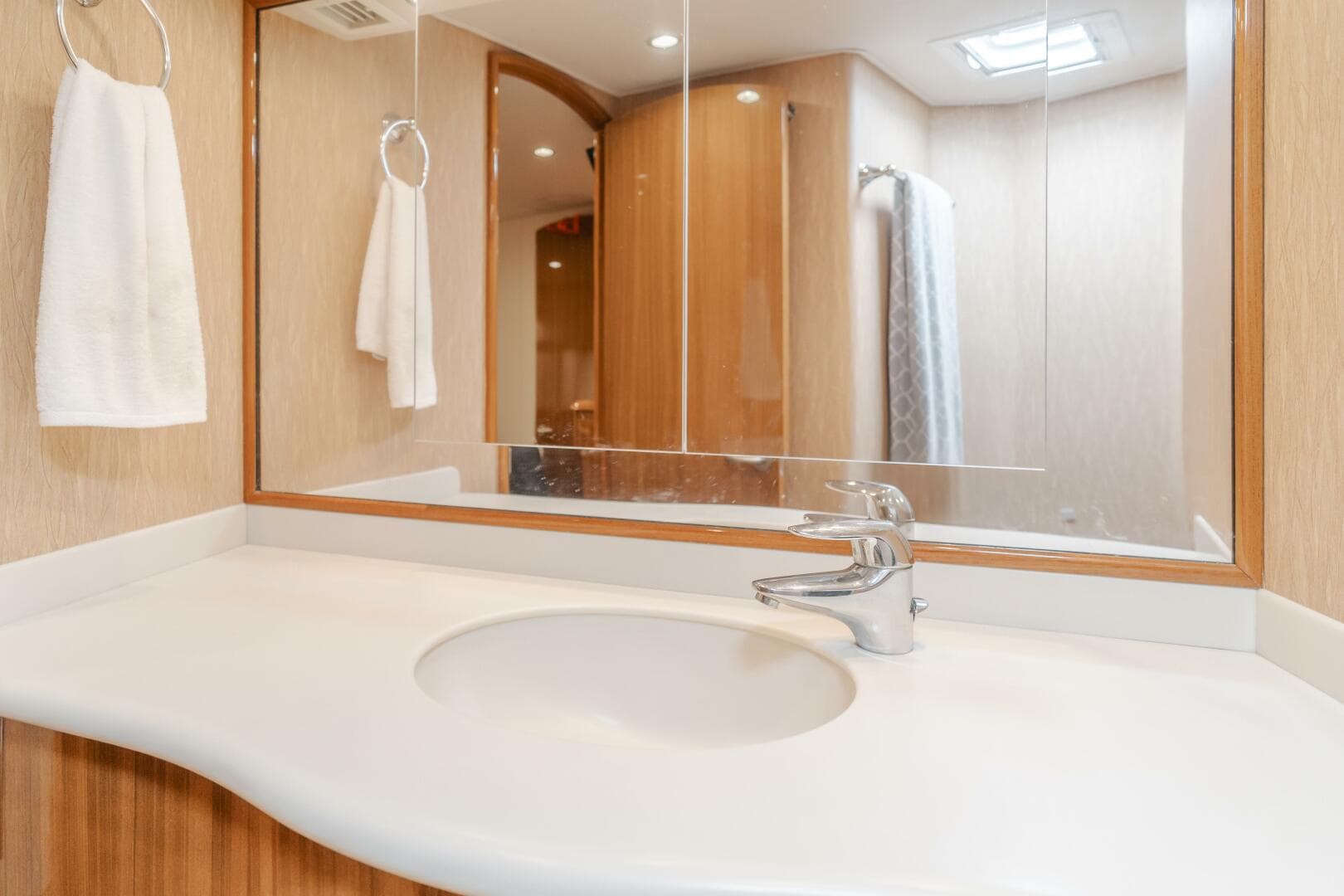 2008 Viking 52 Sport Coupe — photo 14