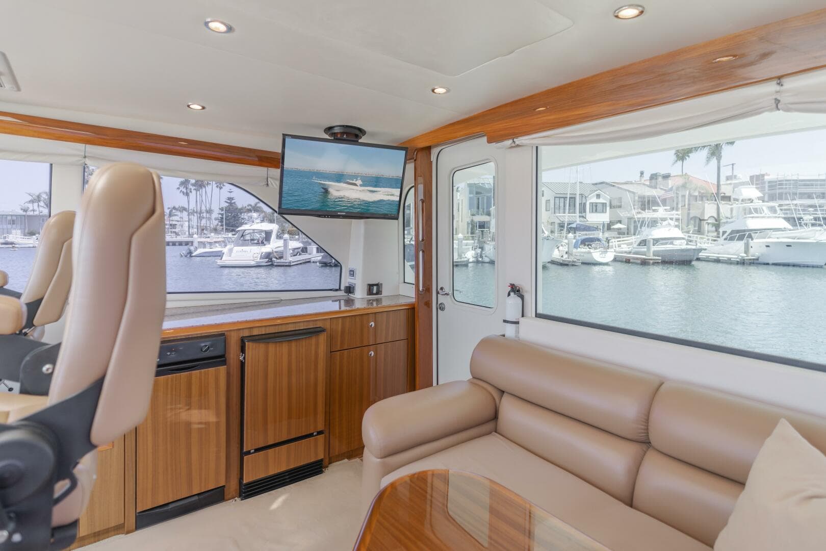 2008 Viking 52 Sport Coupe — photo 8