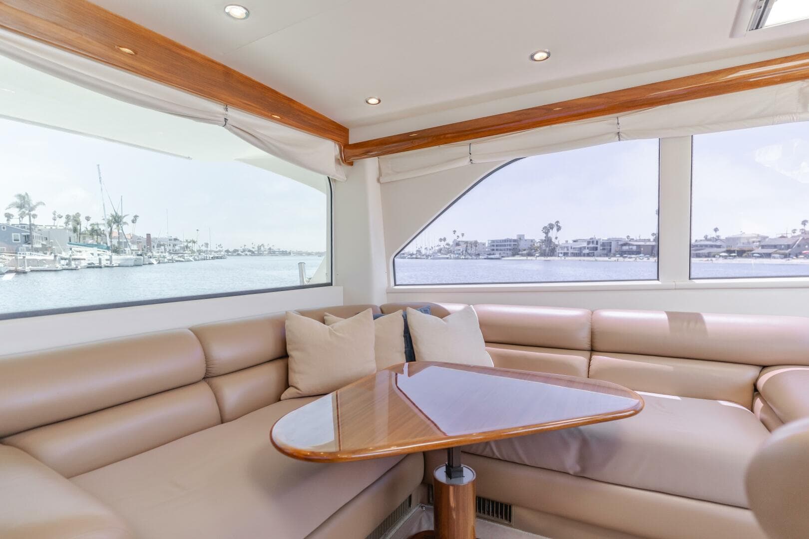 2008 Viking 52 Sport Coupe — photo 3