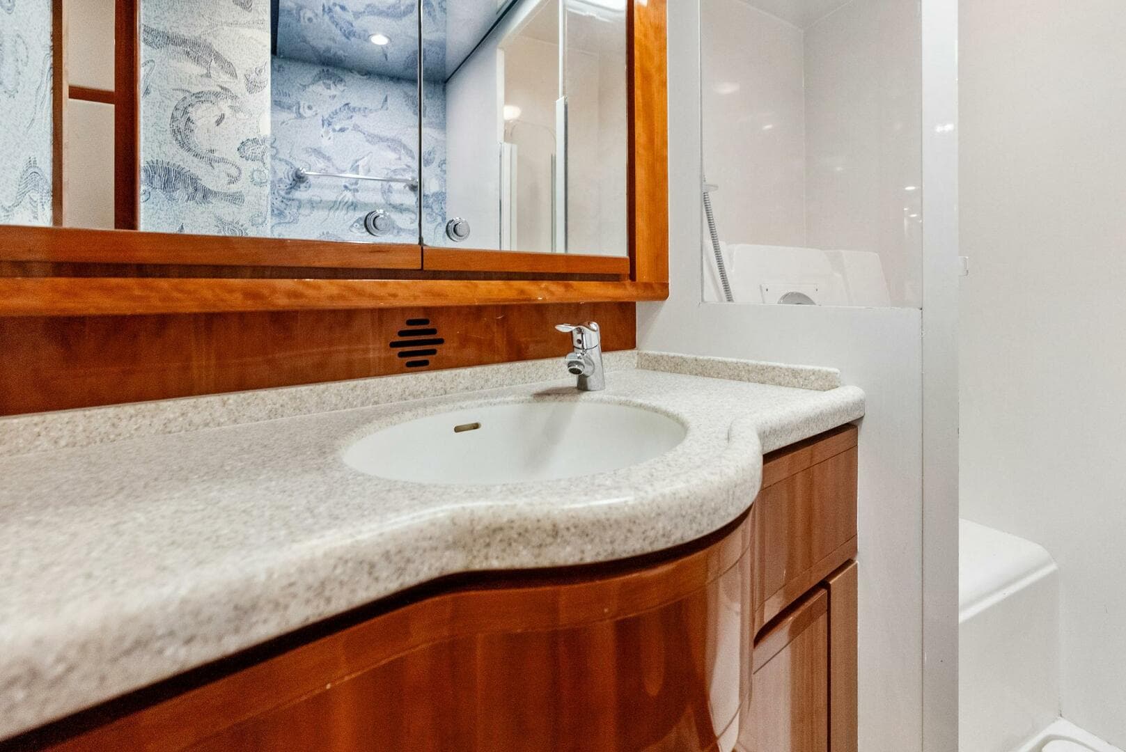 2004 Bertram Convertible — photo 39