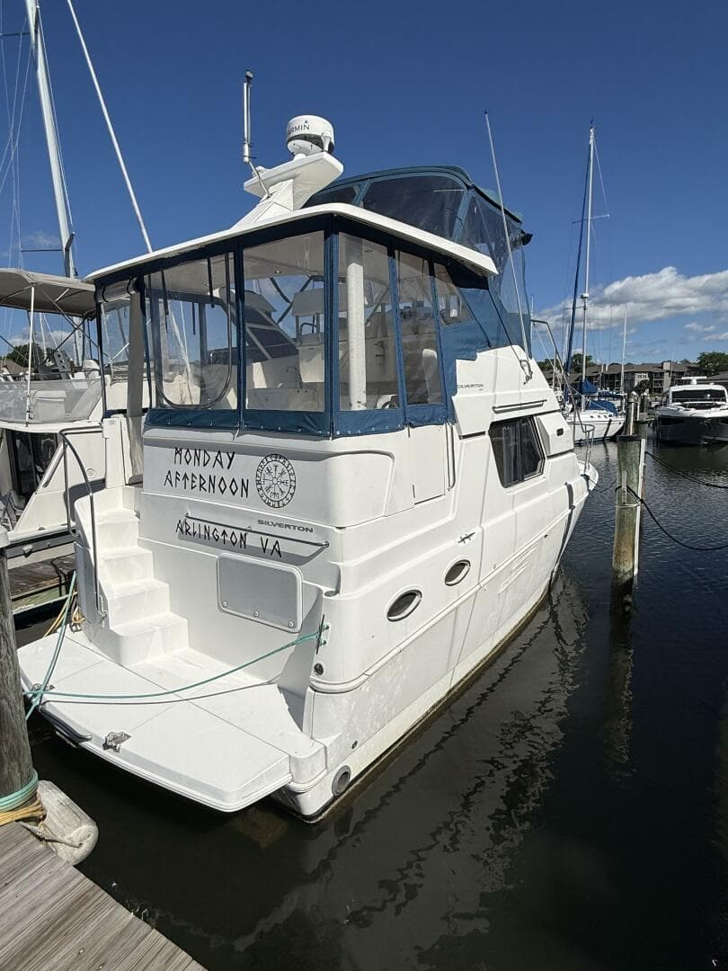 1998 Silverton 322 — photo 8