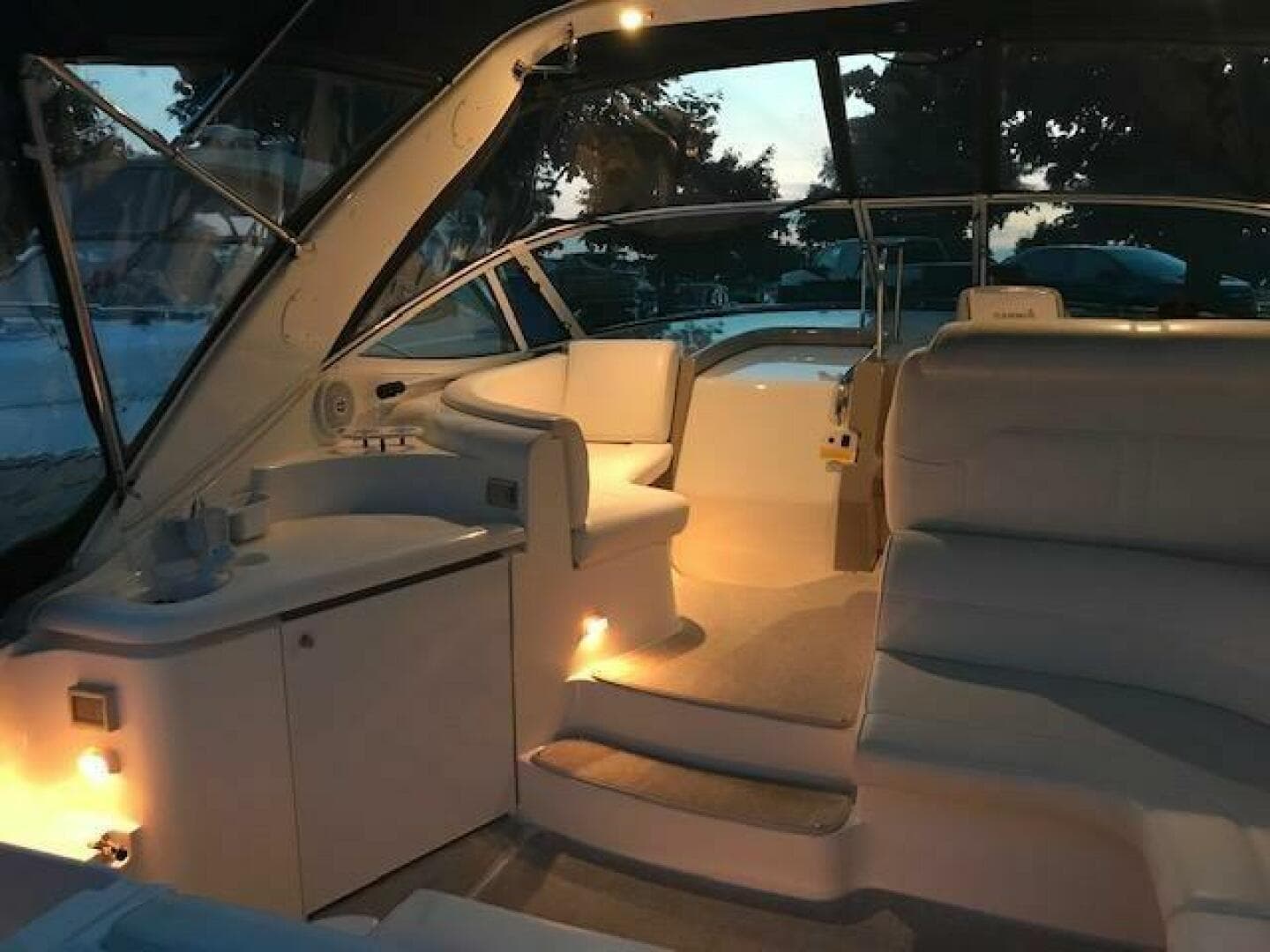 2004 Cruisers Yachts 340 Express — photo 6